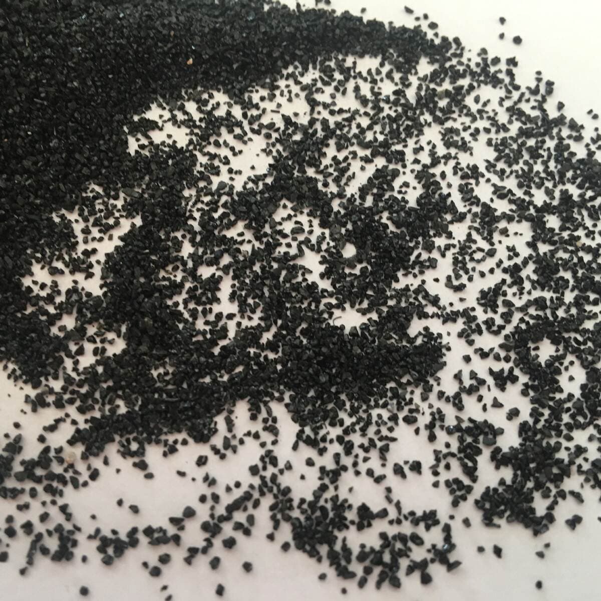 Emery Manufacturer Wholesale Sandblasting Rust Removal Copper Ore Sand Floor Aggregate Emery Bright Black Sand Black Quartz Sand 4