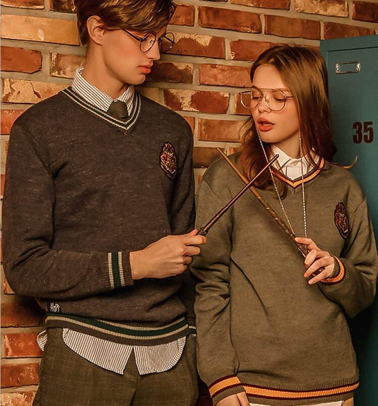 Harry Potter V-Neck Sweater Gryffindor Daily Men's and Women's Spot Long Sleeve Pullover Four Colors 2
