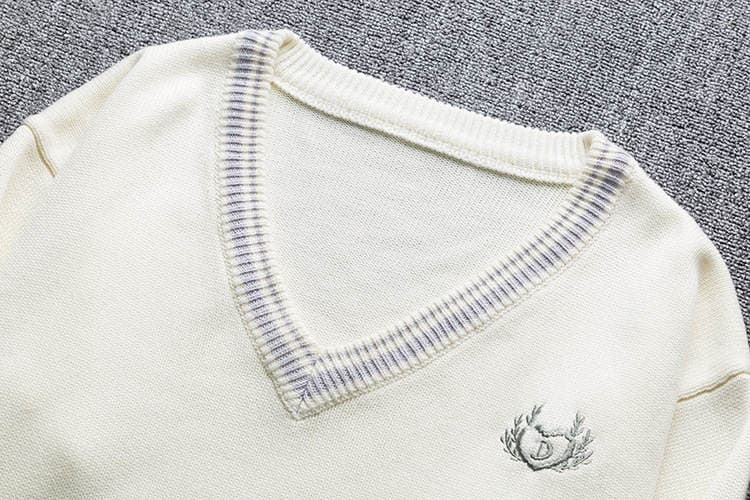 Japanese JK Sweater Autumn and Winter JK Badge Embroidered Academic Style V-Neck Pullover Long Sleeve Loose Sweater Girl 3