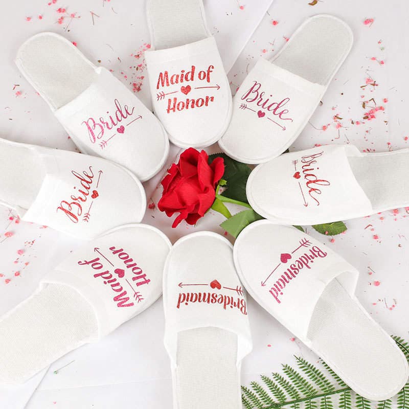 Toy partisi üçün "maid of honor" / "bridesmaid" yazılı terliklər 4