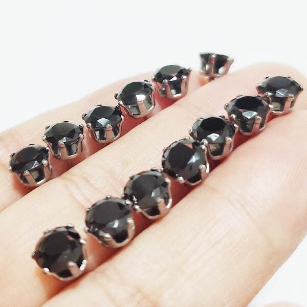 E-Commerce Supply 6-Prong Round Black Zircon Stud Earrings 3mm 4mm 5mm 6mm Set Ear Bone Studs Wholesale Crown Shape