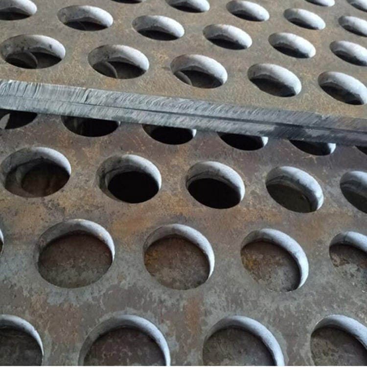Factory spot dust net sand field punching wind wall metal plate mesh hole plate a variety of specifications can be customized 2