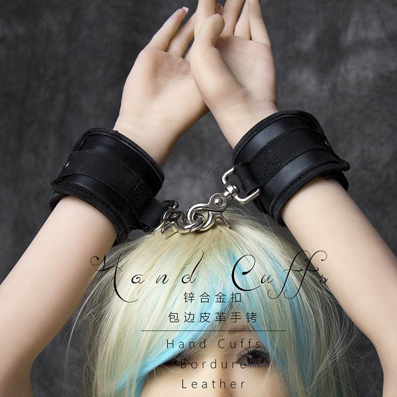 SM Supplies Gender Fun Tune Leather Handcuffs Couple Game Flirting Toys Wrapping Handcuffs Foreign Trade Sources 3