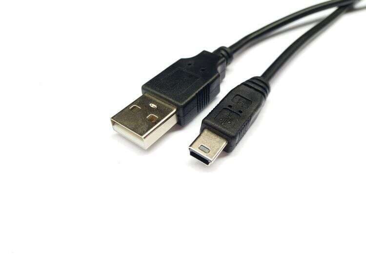 Avtomobil videoqeydiyyatçısı və naviqator üçün USB-dən Mini USB-ə enerji kabeli (3-5 m) 2