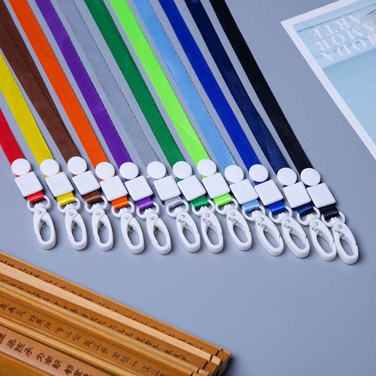 Loqo çaplı, 1 sm plastik qarmaqlı boyunbağı, şəxsiyyət/iş kartları üçün. 4