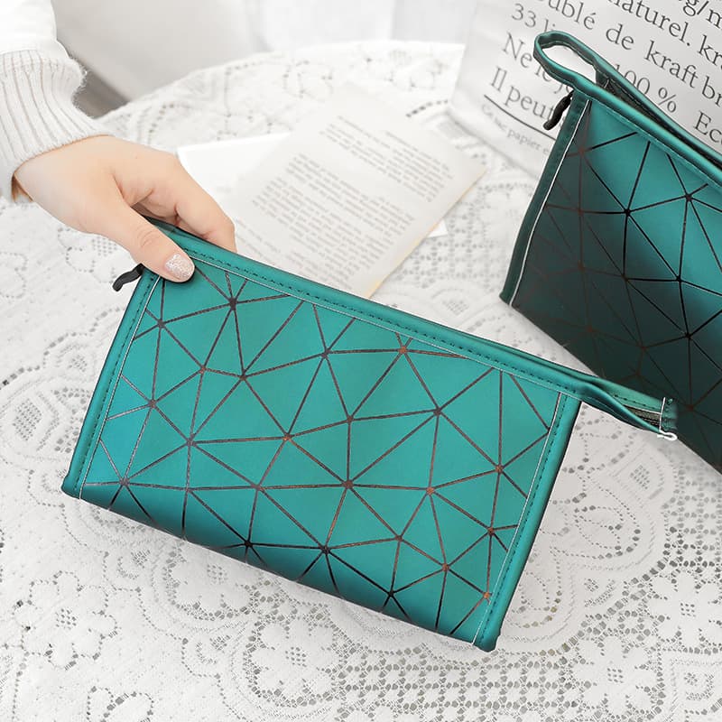 Dark green medium