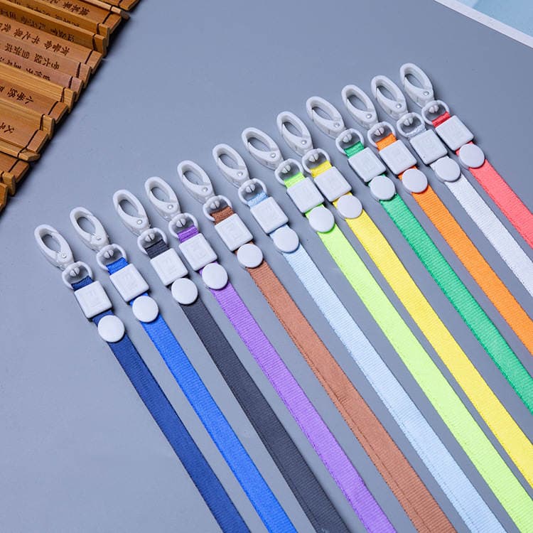 Loqo çaplı, 1 sm plastik qarmaqlı boyunbağı, şəxsiyyət/iş kartları üçün. 2