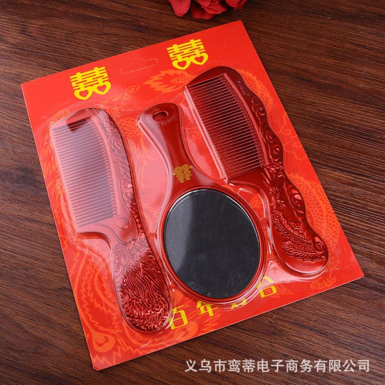 Wedding supplies comb mirror suit red heart-shaped wooden comb plastic pair comb female dowry dowry couple pair comb 3
