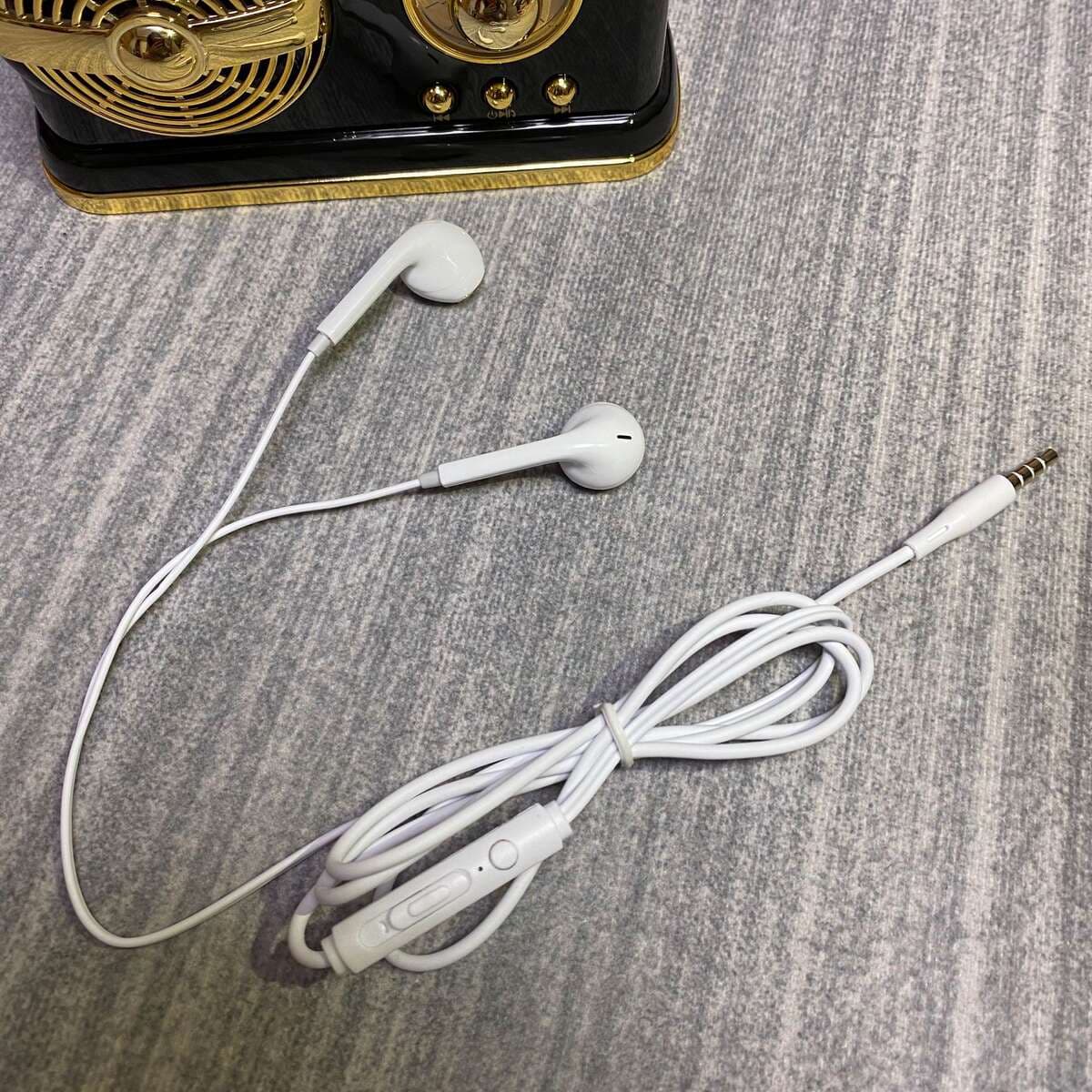 Universal naqilli qulaqlıq, güclü bas və idarəetmə paneli ilə, oyun üçün, Apple, OPPO, Vivo, Huawei telefonları ilə uyğun 5