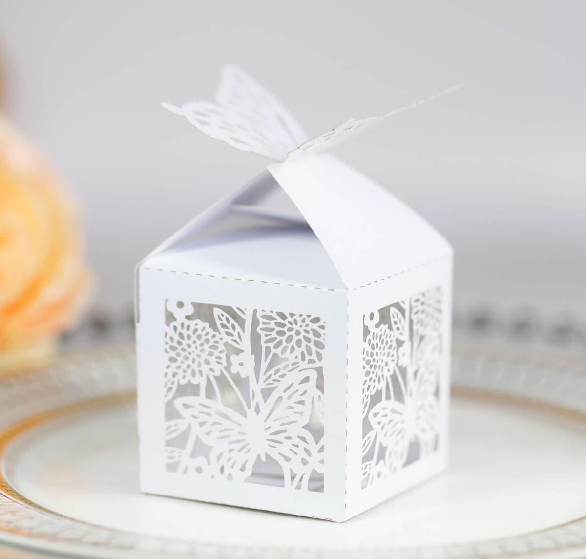 Engagement laser three-dimensional butterfly candy box Chocolate Hollow pink rose paper box candy box wholesale 3