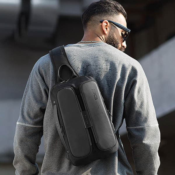 2020 Bange new cool shoulder bag fashion trend all-match lightweight technology USB chest Bag Men's factory direct sales