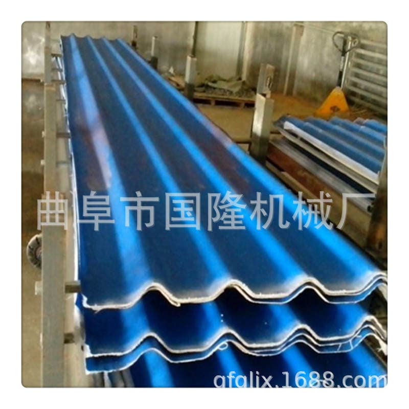 Aluminum foil insulation tile production equipment magnesite board tile integrated machine straw tile production line Guolong supply 1