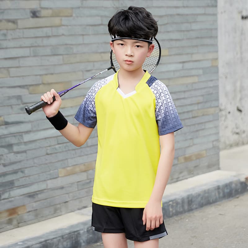 Children's 1098 yellow coat +2001 black shorts