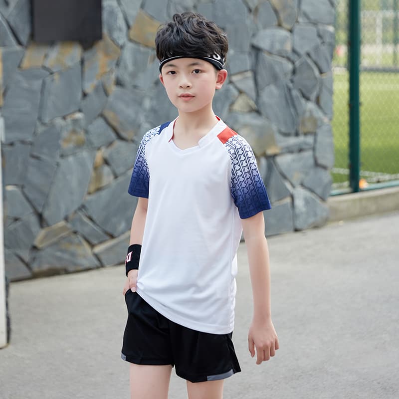 Children's 1098 White Top +2001 black shorts