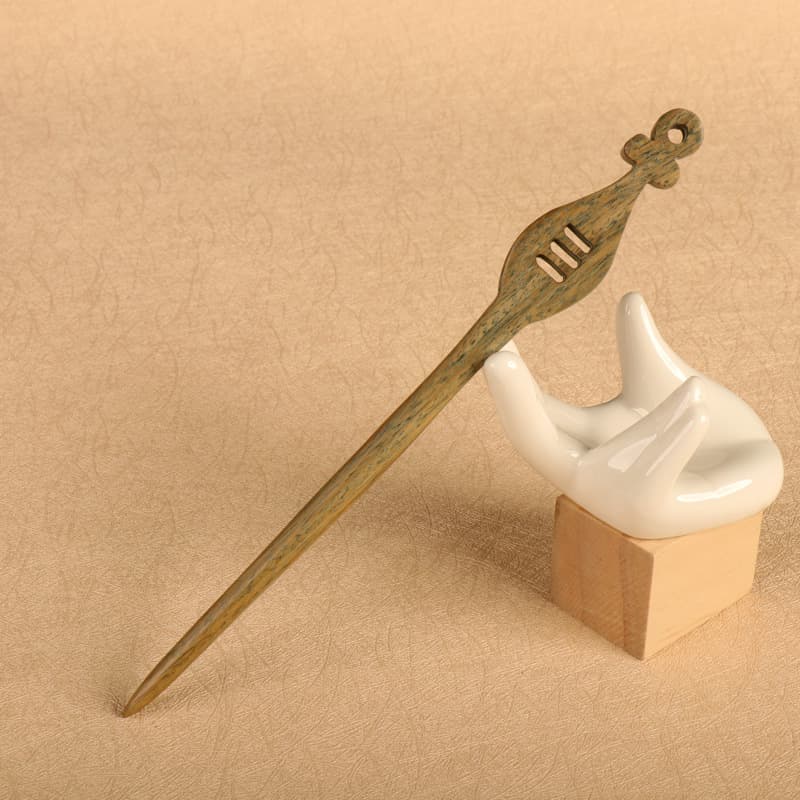 Green sandalwood hairpin---pipa (18cm)