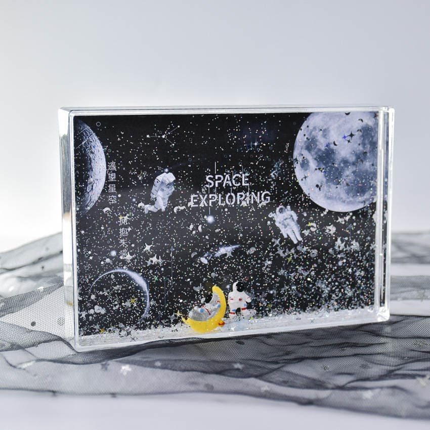 Shake the same style Net red astronaut space man quicksand liquid photo frame creative home decoration ornaments Christmas gift 2