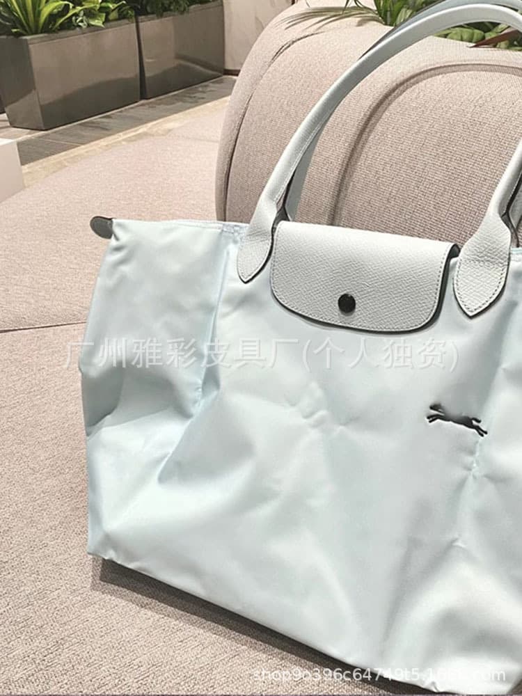 Anniversary cloud blue