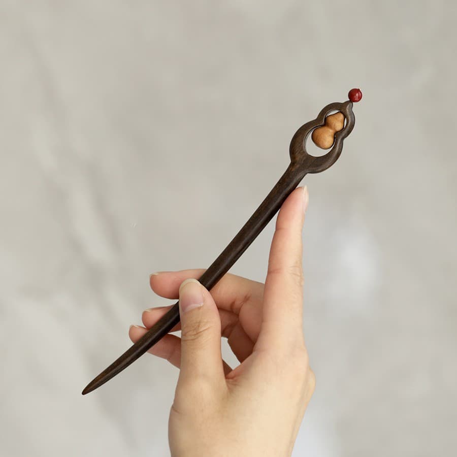 Good fortune and good fortune [big leaf rosewood]