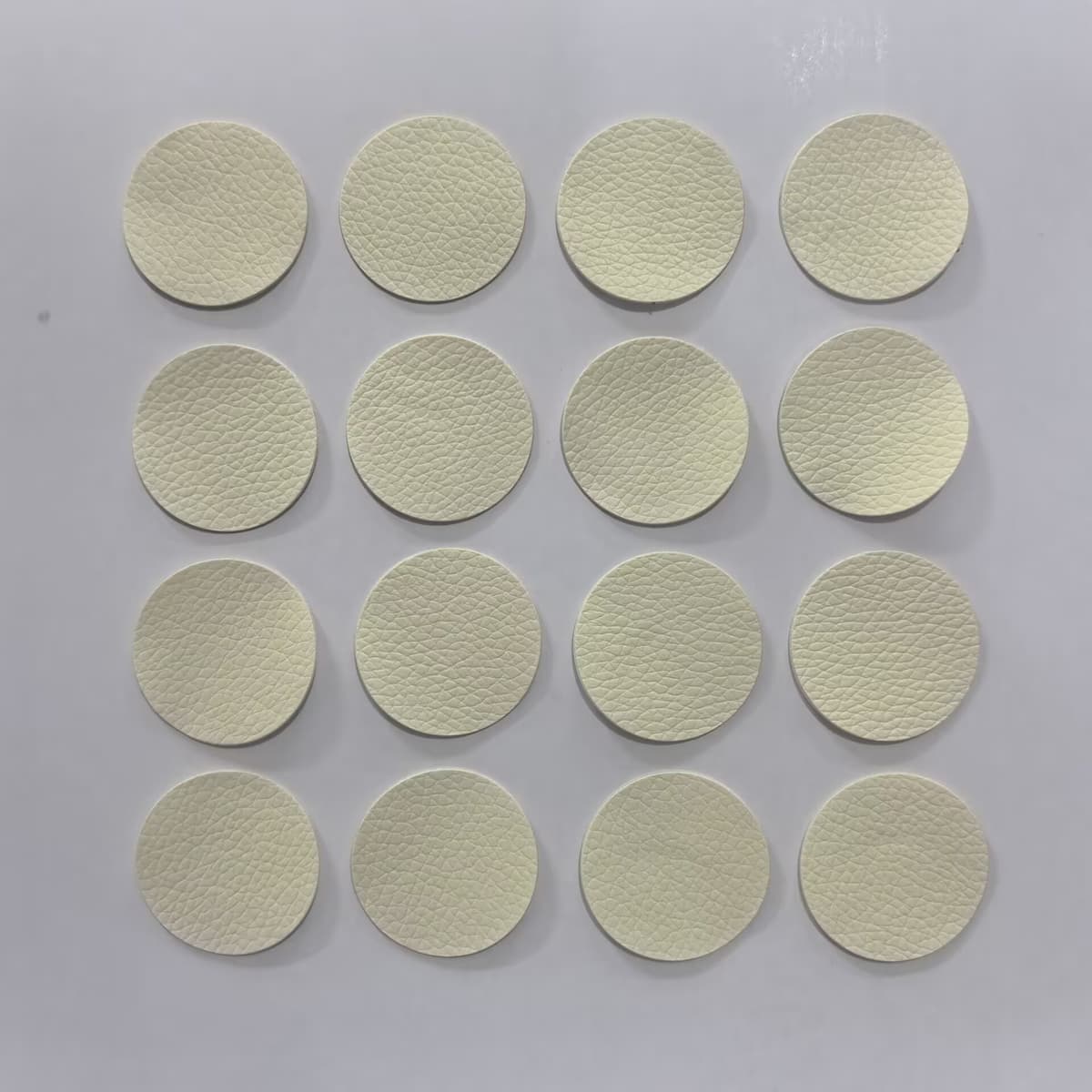 creamy-white * 16 pieces 3.4cm