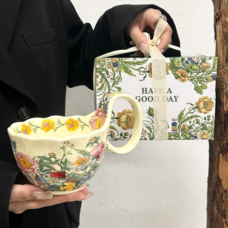 Curved handle cup - full of spring + portable gift box