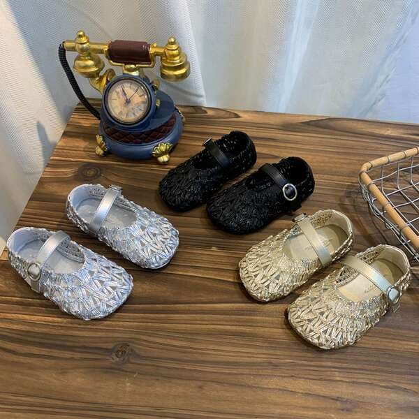 Qızlar üçün deşikli, yumşaqdaban, parıltılı şahzadə ayaqqabıları