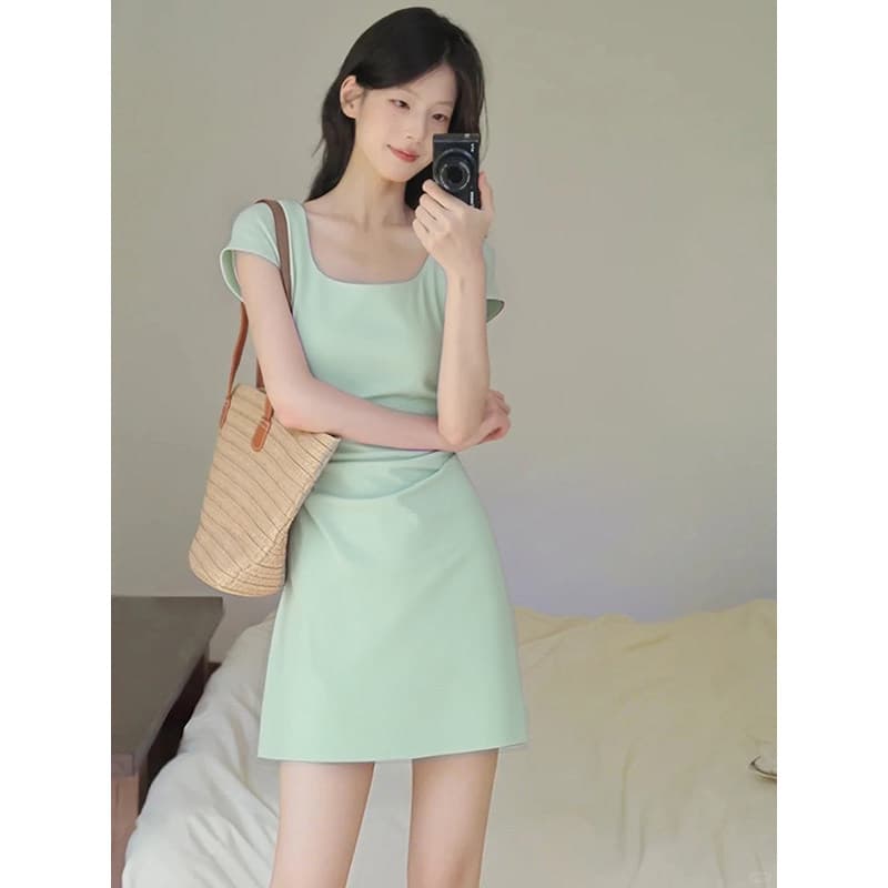 Green [short style]