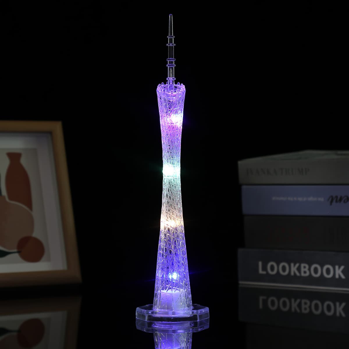 Three-block colorful Guangzhou Tower flashing light