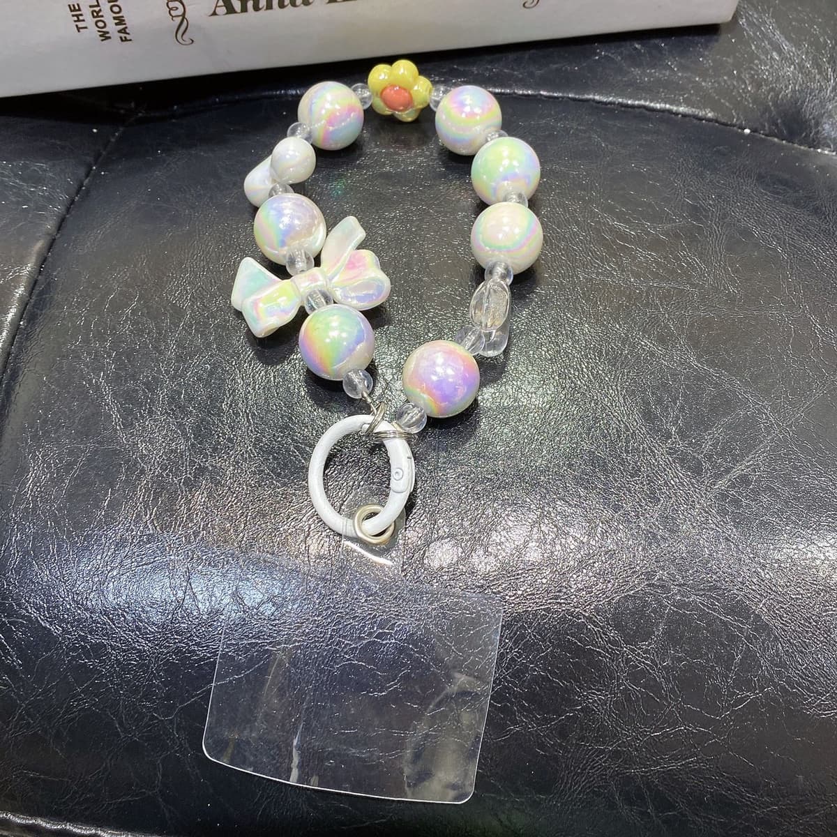 Flower beaded mobile phone chain white