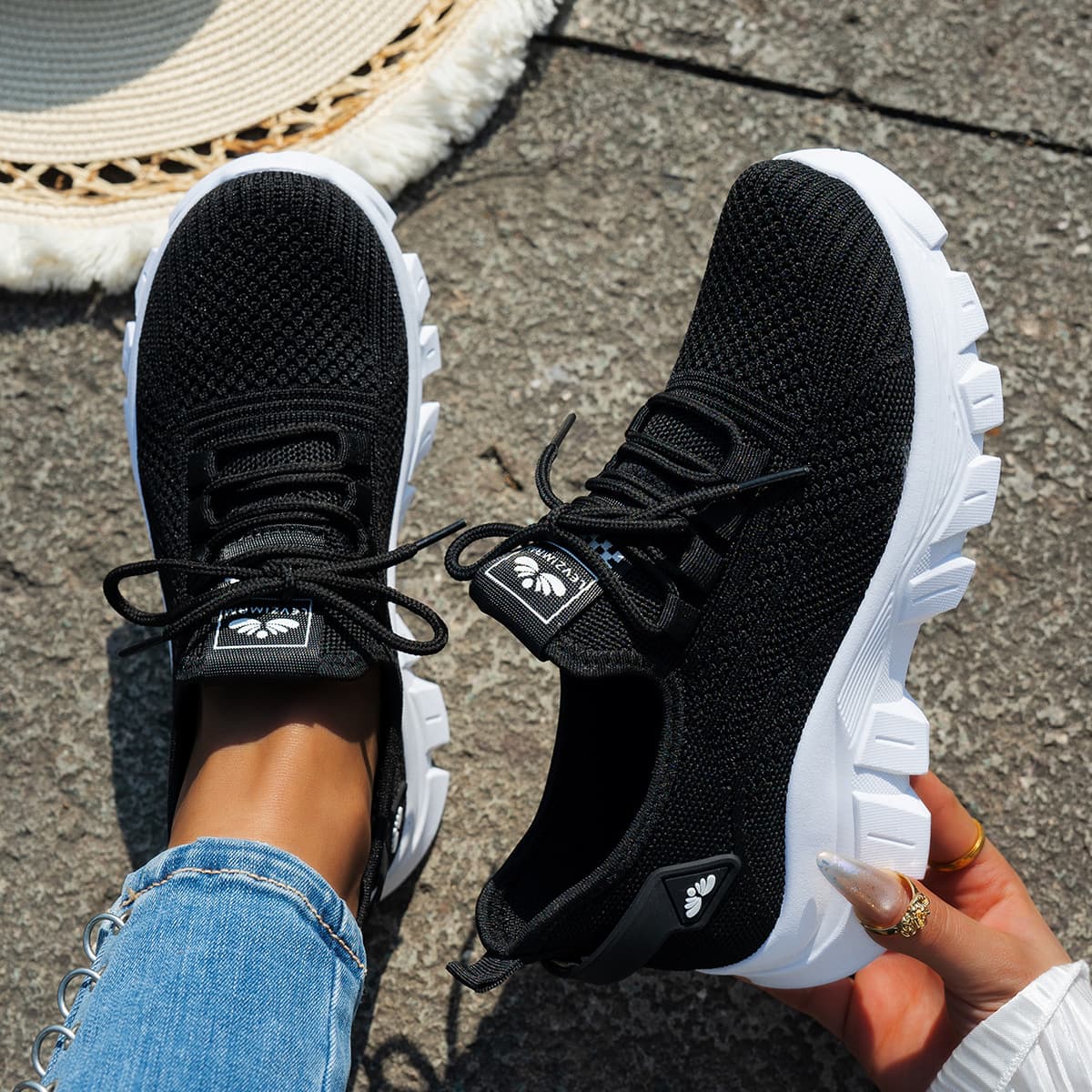 Black (this shoe is european size)