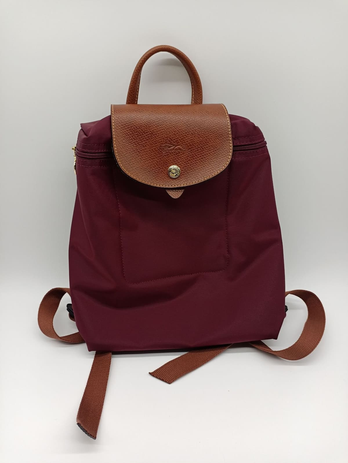 Classic burgundy shoulders
