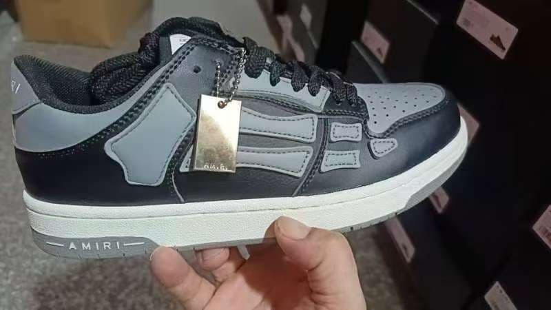 Gray black