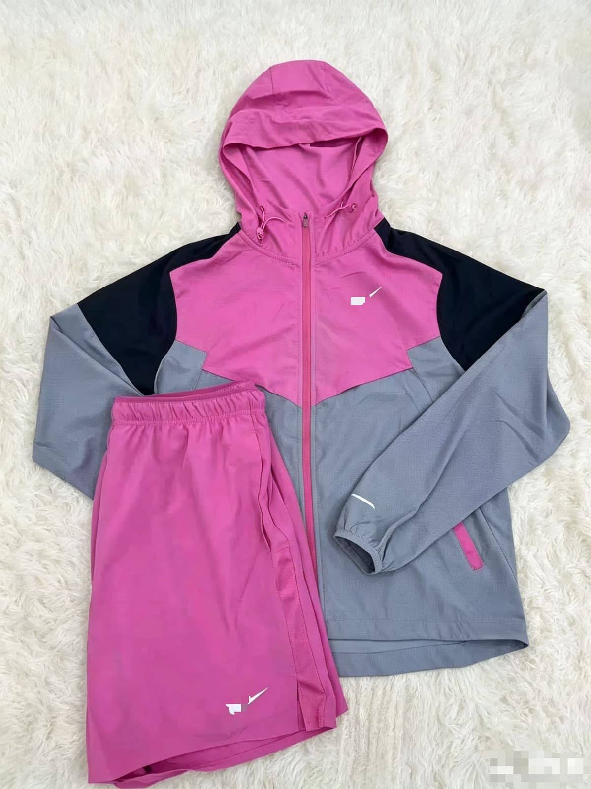 Suit pink