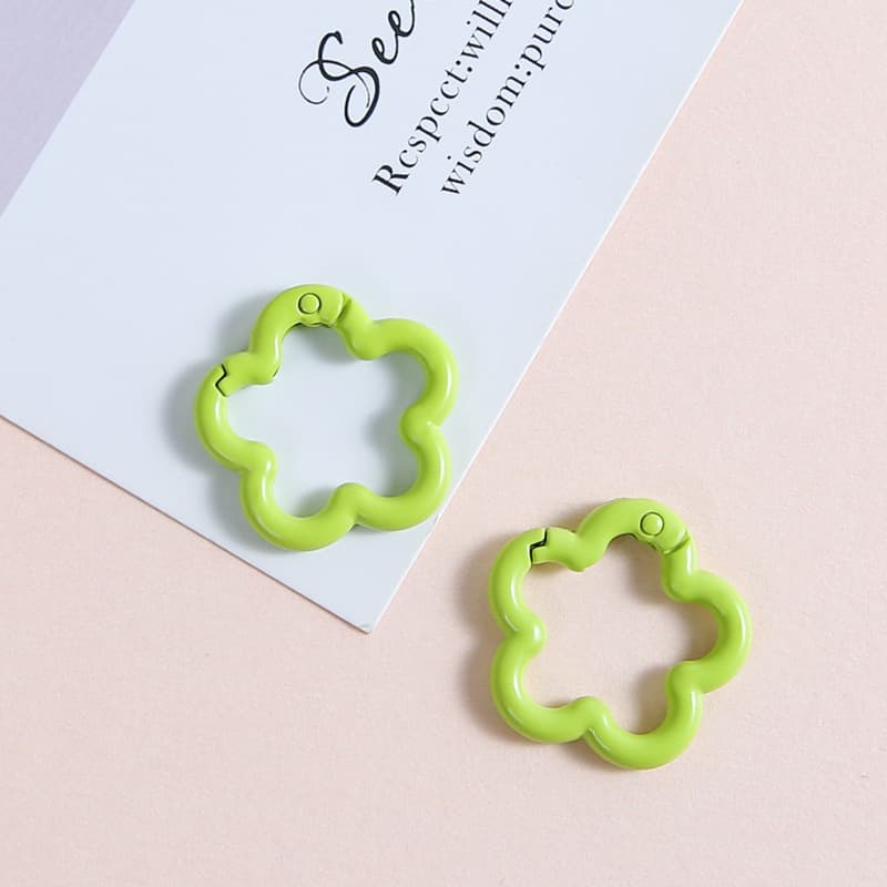 [green] plum blossom spring buckle