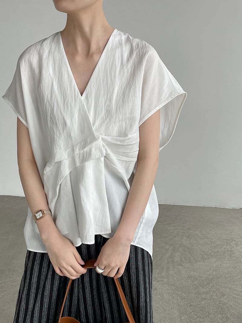 Taochuan 26 Summer V-Neck Design with Small Flutter Sleeves Women's Relaxed Pleated Sleeveless Top 26057 5