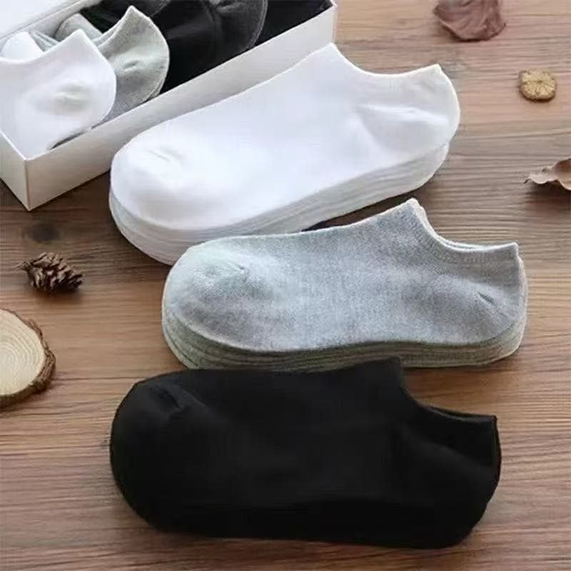 Black, white and gray [white]