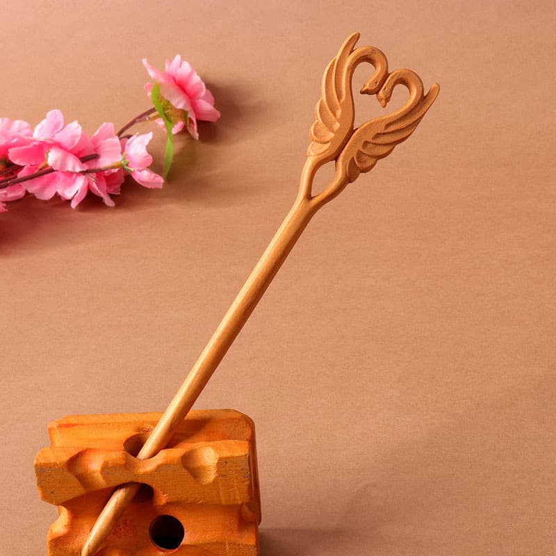 Double-sided carved peach wood hairpin-flying with wings