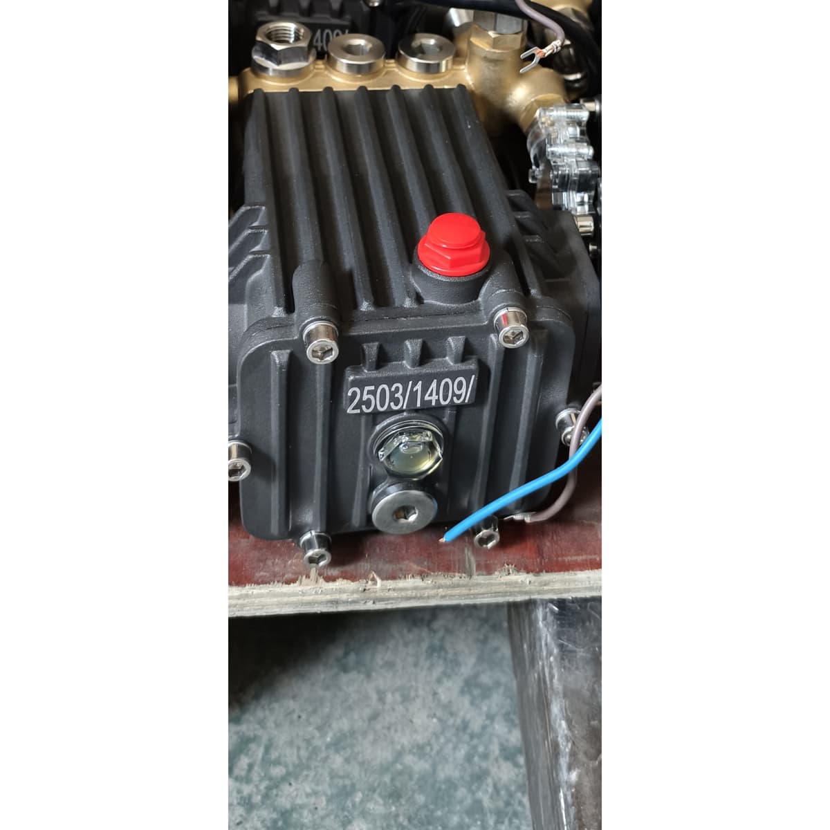 1409 pump head [comes with pressure gauge] 19 axis
