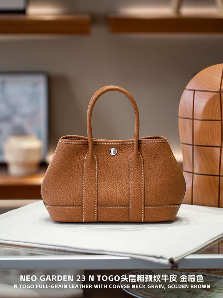Golden brown (without gift box and long shoulder strap)