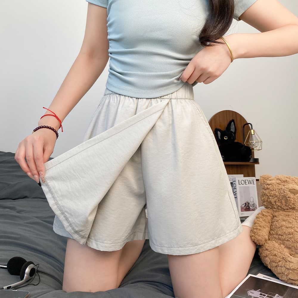 Khaki color