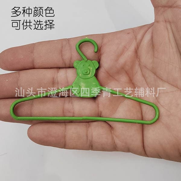 Plastic mini clothes hanger Christmas craft gift accessories DIY small clothes hanger Barbie clothing bear clothes hanger