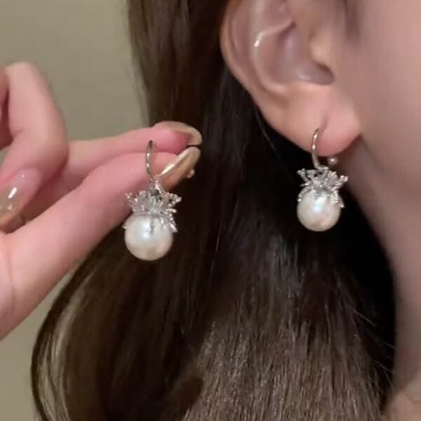 Light Luxury Style Fireworks Pearl Stud Earrings for Women, Atmospheric and Elegant Accessories, Korean and Japanese 2025 New Anti-Allergy Trendy