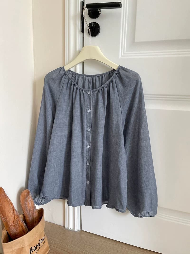 Gray blue