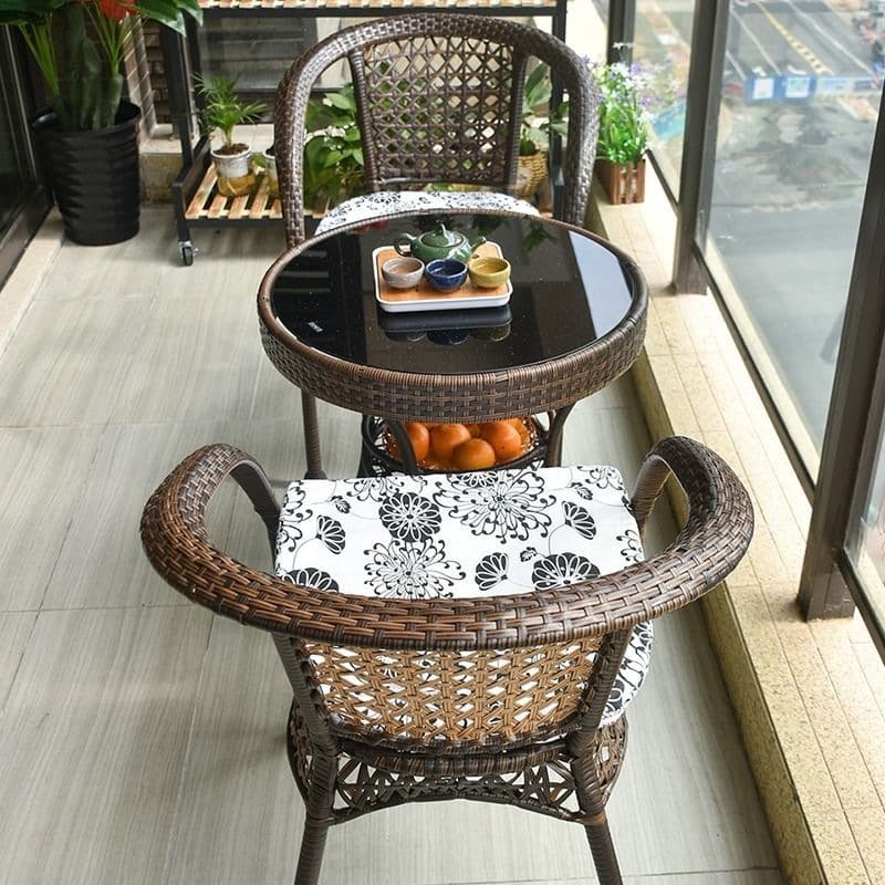 60 small round table + 2 chairs (with cushions included)