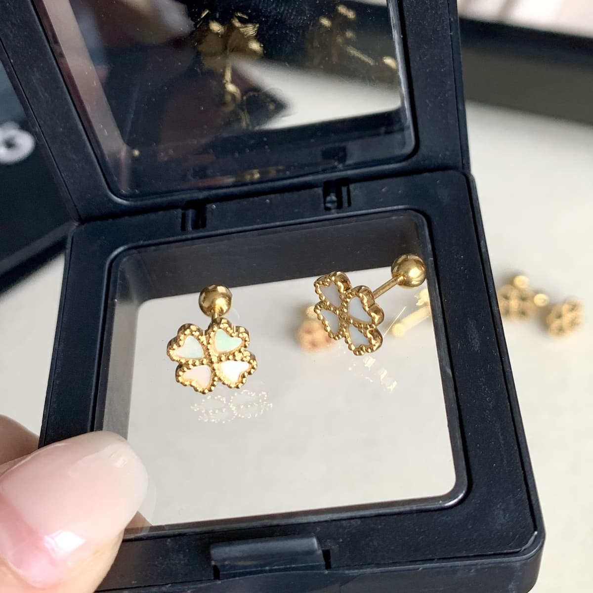 Baibei four-leaf clover earrings