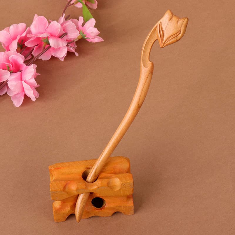 Double-sided carved mahogany hairpin-fox