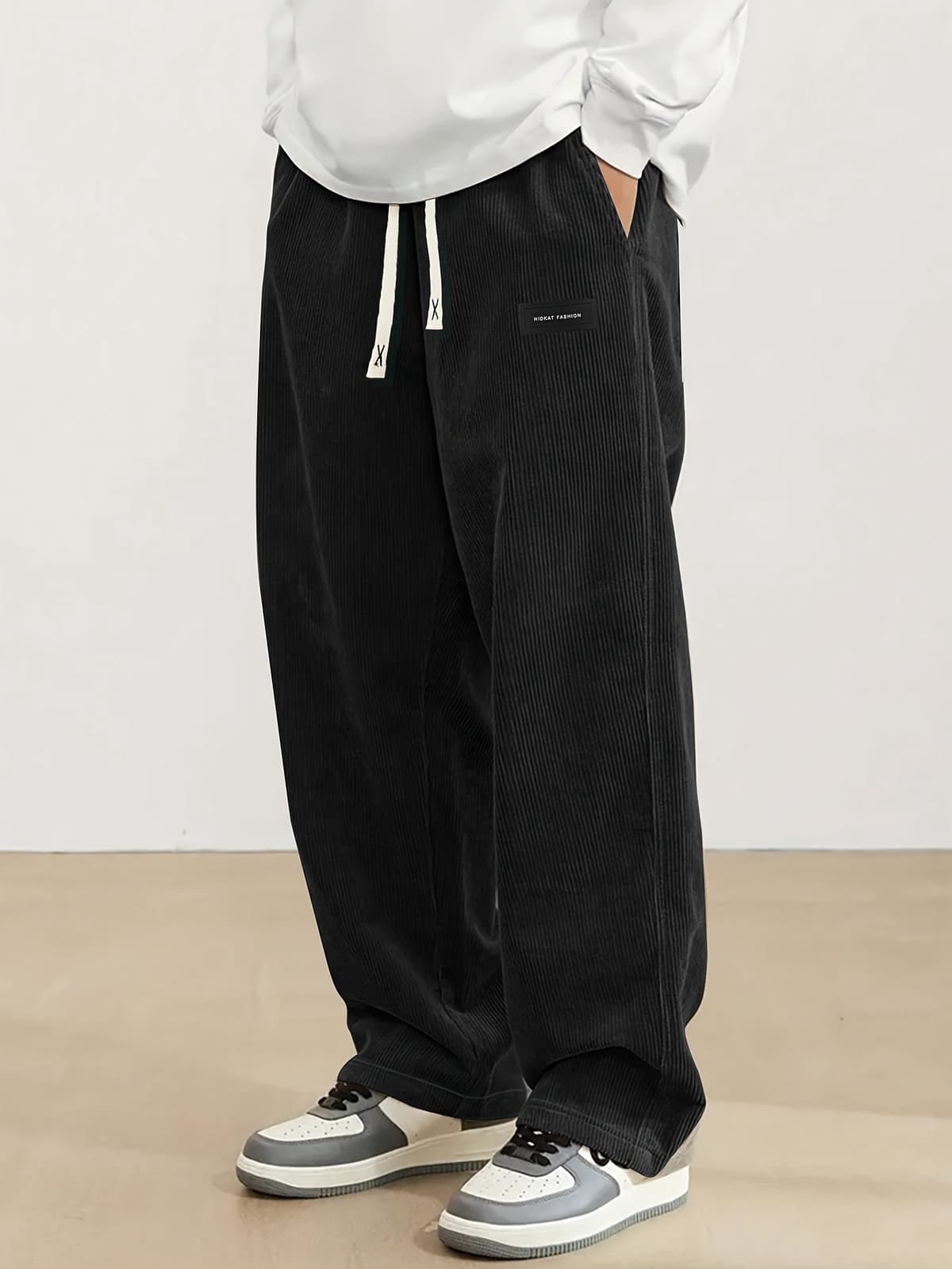 [fitted straight] black