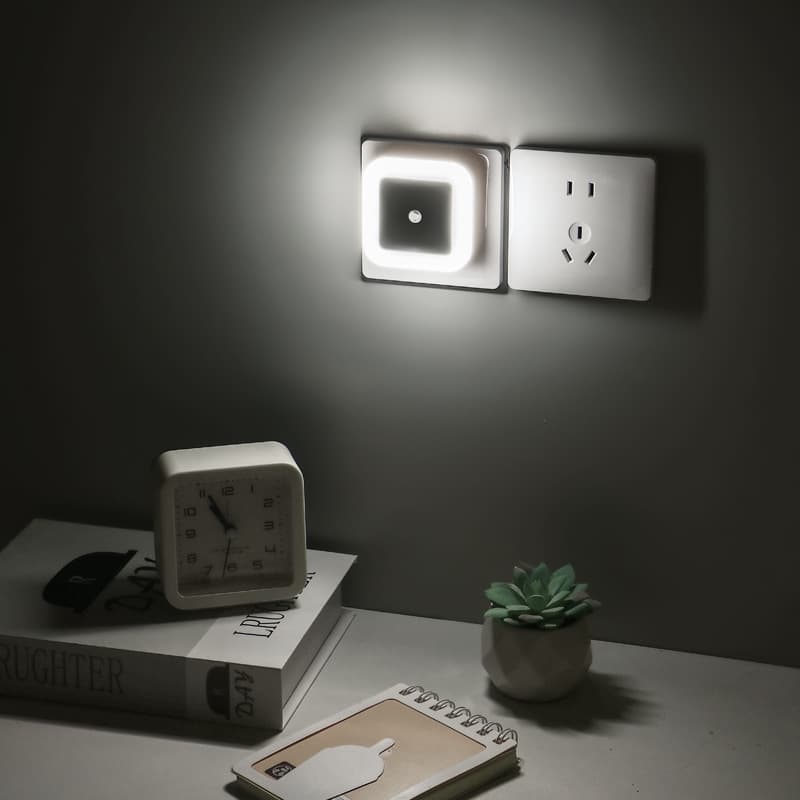 Square white (uk standard)