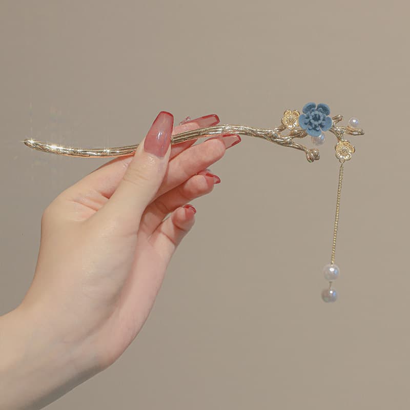 Blue flocked plum blossom