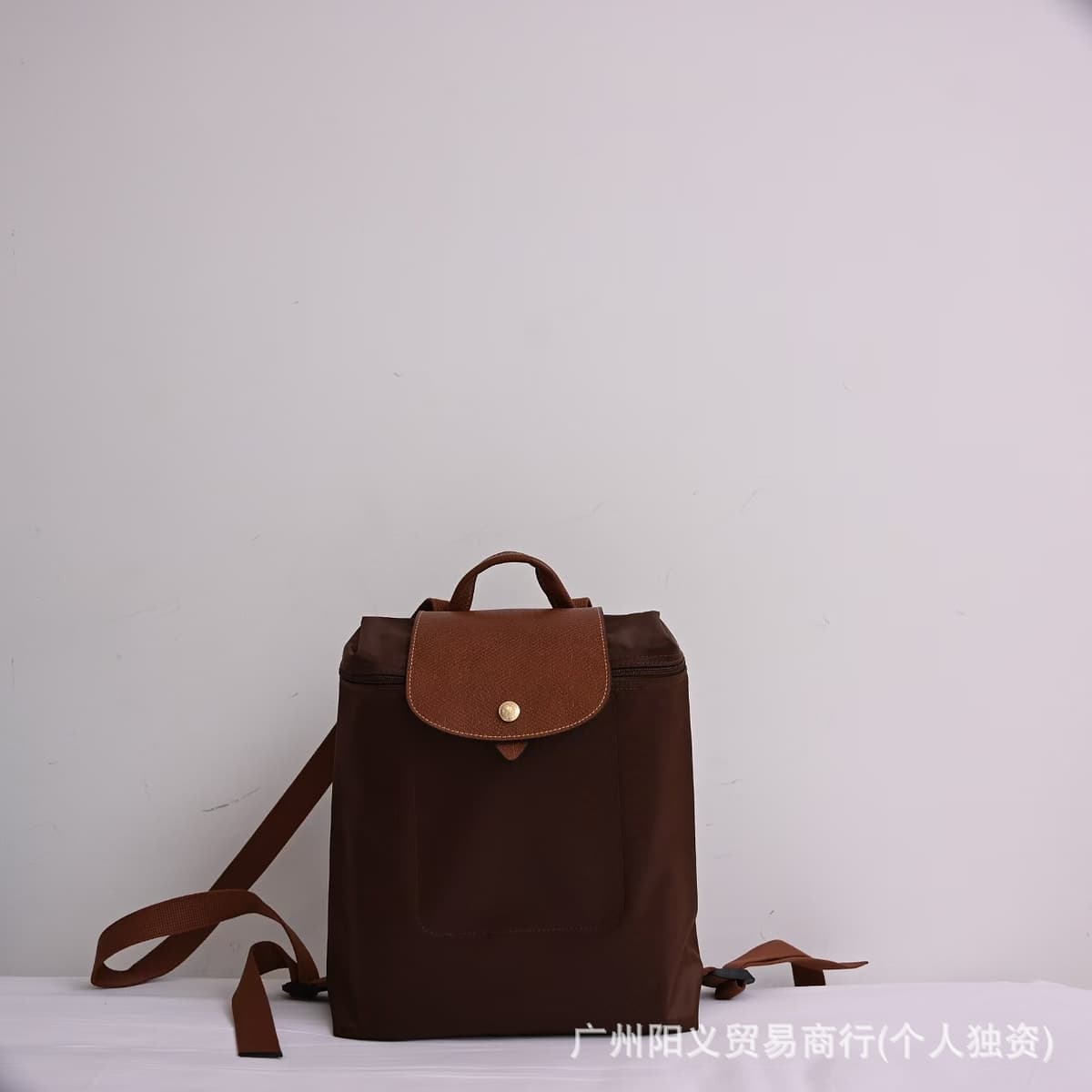 Classic ebony brown shoulders