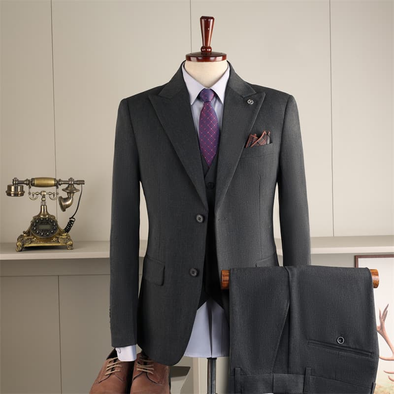 Dark gray (suit + vest + elastic waistband trousers)